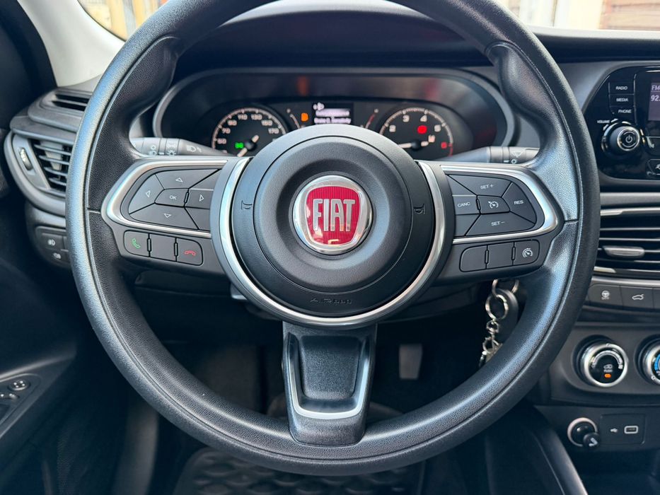 FIAT TIPO 2023 40.000KM 1.0 benzina 100cp Aer condtionat