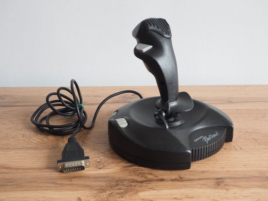 Joystick Gravis Blackhawk pentru PC, anul 1997, în stare vizuală bună, retro
