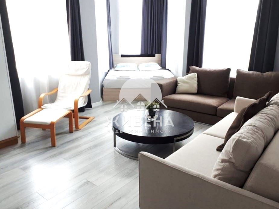 Продава се Четиристаен апартамент в Варна, Център - 200 кв.м за 2000 €/кв.м - Снимка #8