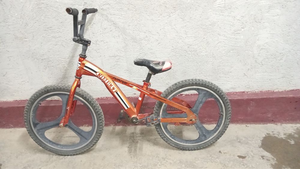 Продаю BMX Future, колёса 20" цена 6000