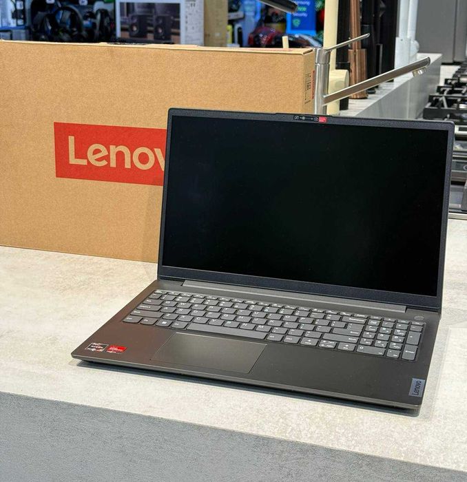 Lenovo  V15/AMD R7 7730U/DDR4 8GB/SSD NVME 512GB/Display 15'6 FHD IPS