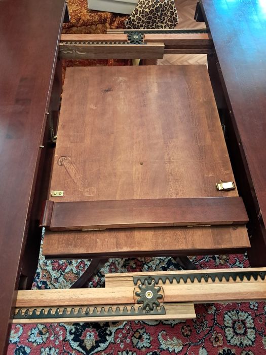 Продам раздвижной стол