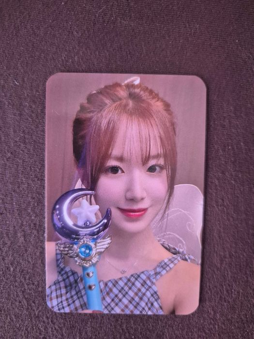 K-pop mech: photocarduri