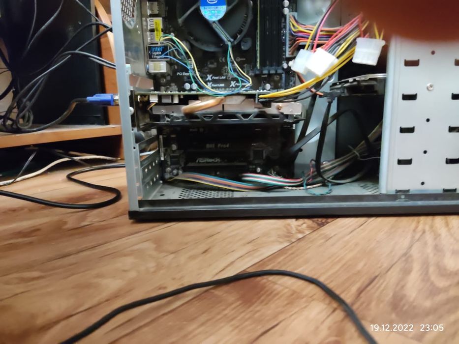 Продам ПК , тянет игры