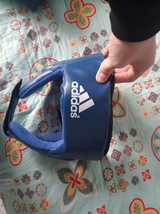 Продаю боксёрские перчатки с шлемом