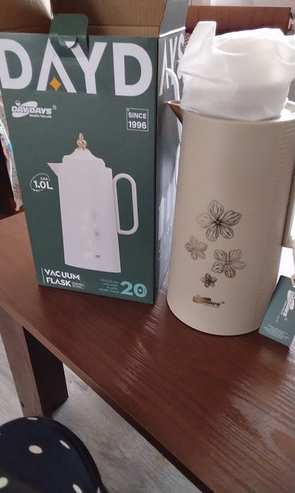 Продаю термос новый