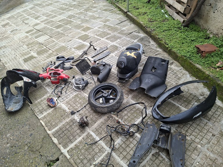 Части за aprilia sr 50