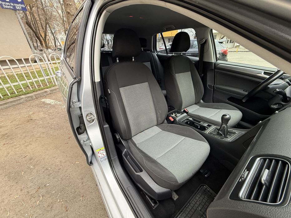 Volkswagen Golf 7 - 1.6Tdi-105Cp-E5-Clima-Variante Auto