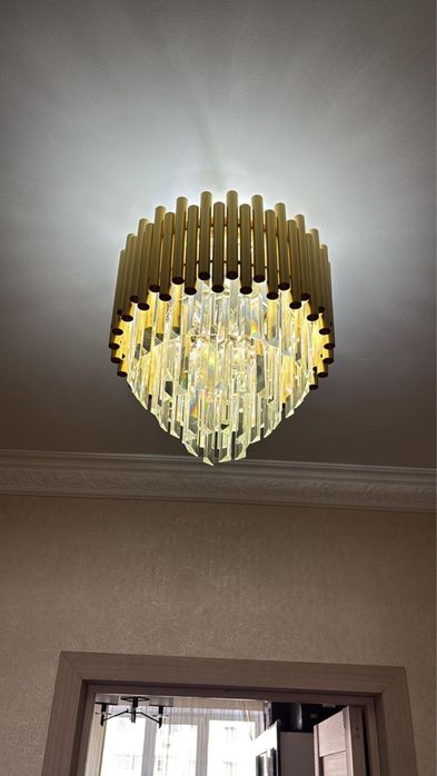 Продам люстра 4 штуки