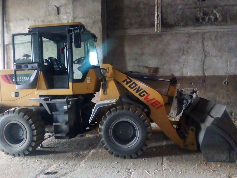 СРОЧНО. Продам фронтальный погрузчик