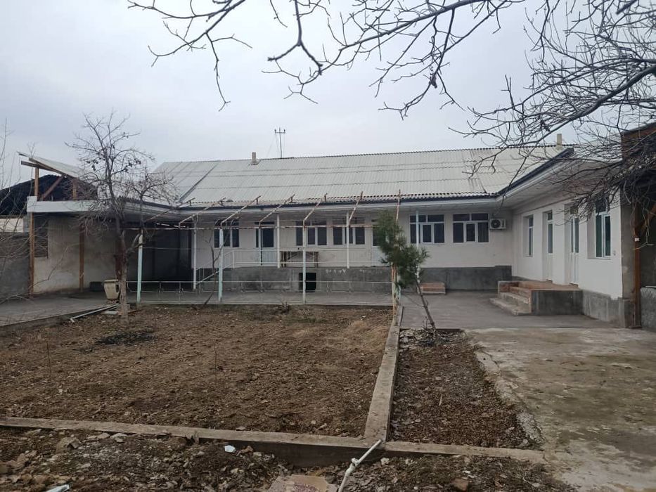 Ховли уй сотилади