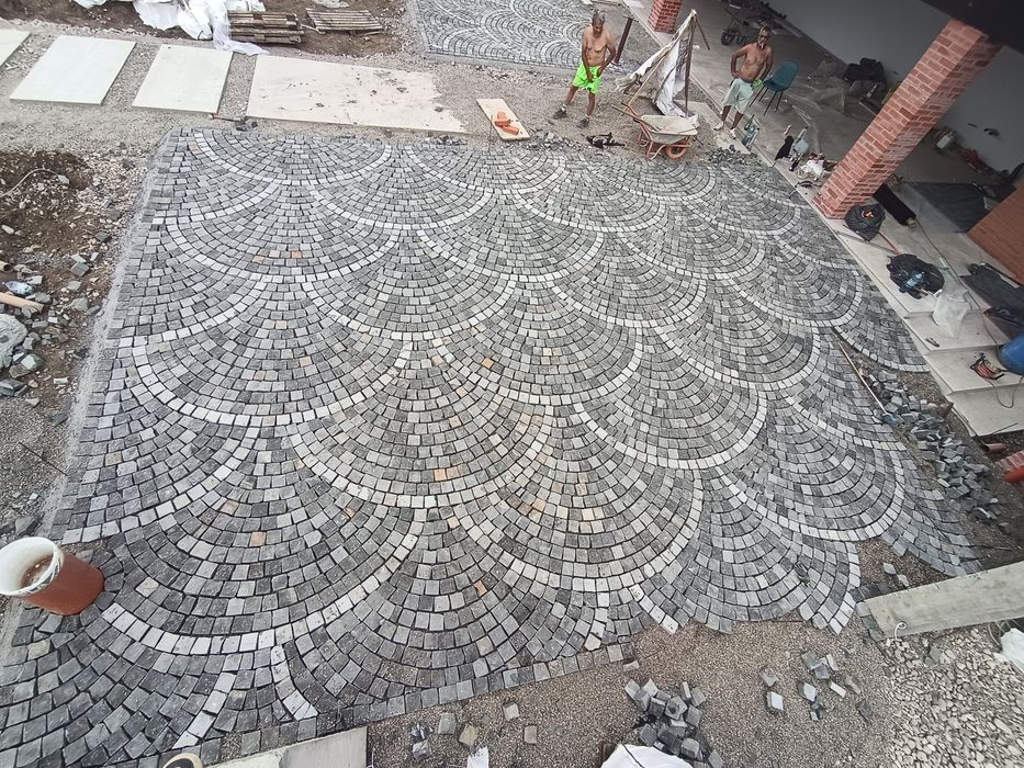 Montaj piatră cubică