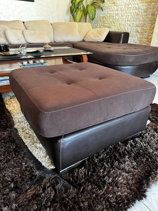 Ъглов диван с лежанка и табуретка