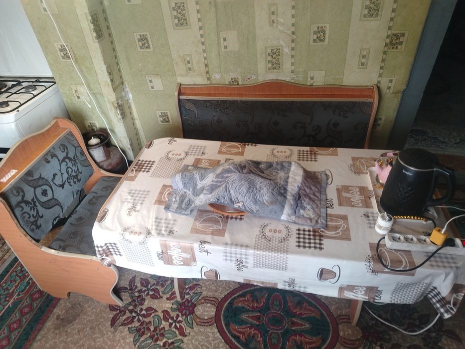 Продаю стул и стулья