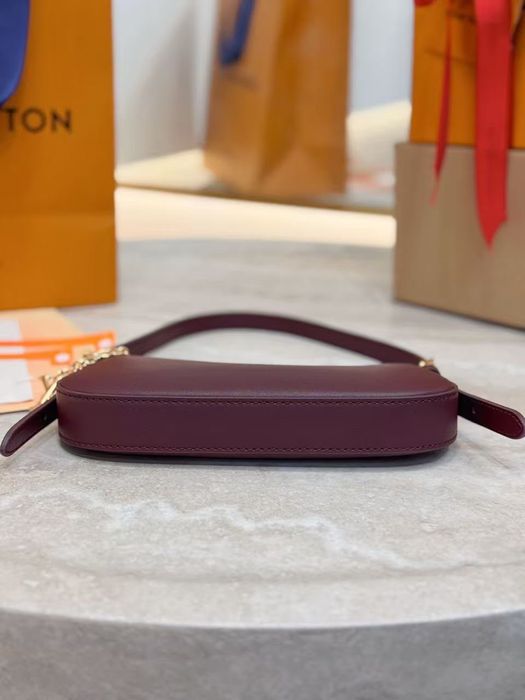 Сумка LV Louis Vuitton Pochette Bloom