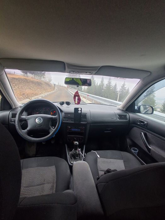 Vand golf 4 1.6 benzina
