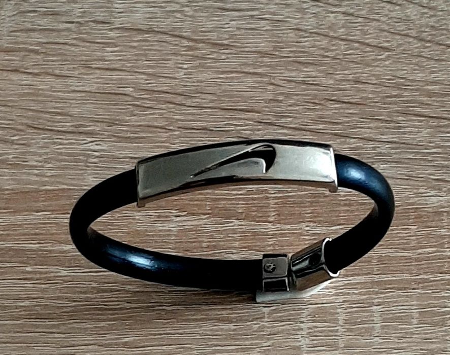 Луксозен ключодържателGUESS и  метална катарама