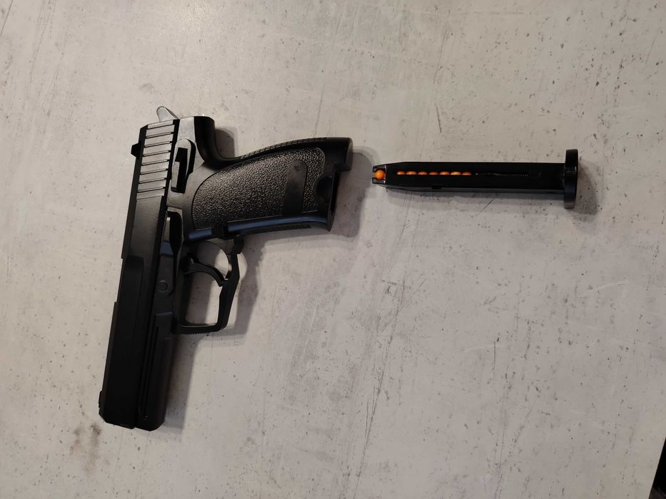 Pistol Airsoft bile