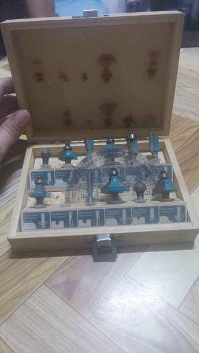 Продам почти новые фрезы.