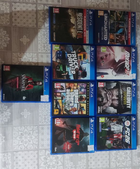 PlayStation 4 Pro + 2 джойстика + игри – отлично състояние