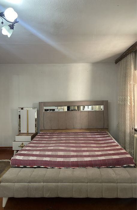 Продам спальный гарнитур