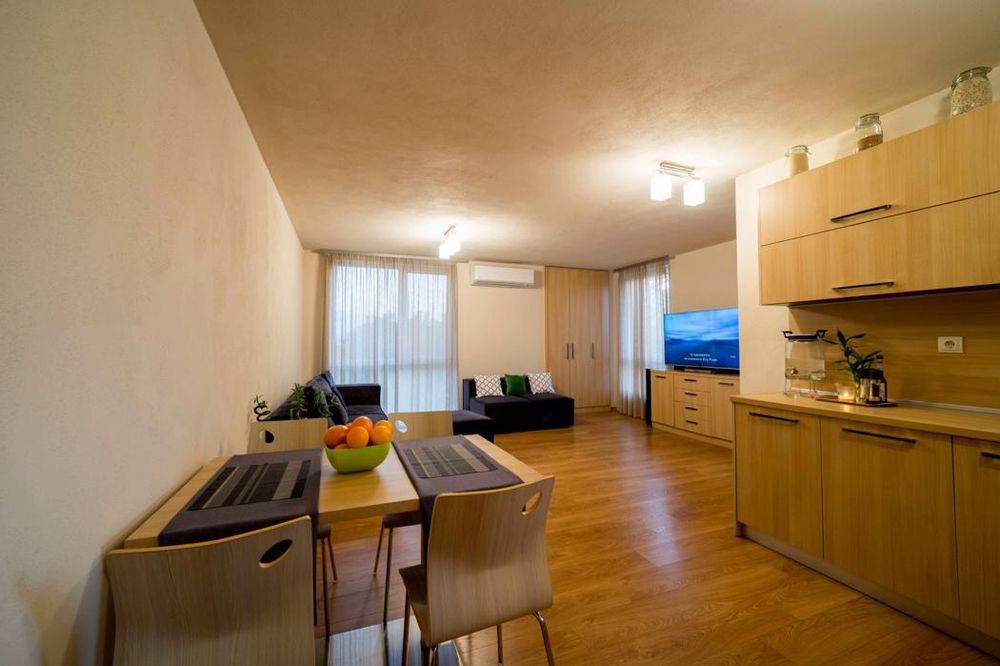 Дава се под наем Тристаен апартамент в София, Обеля 2 - 110 кв.м за 730 € - Снимка #1