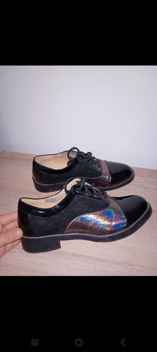 Pantofi eleganti