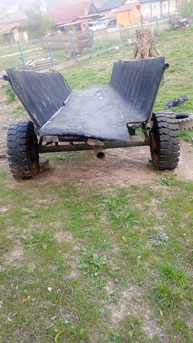 Vând căruță mare după tractor