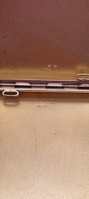 Продам серебренный подсигар.