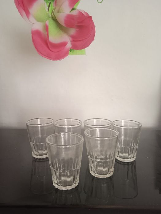 Кувшин , вазочки ,рюмки