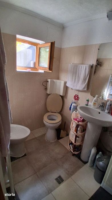 Casă de Vânzare cu 3 camere in zona Damaroaia-București. Noi sec.1