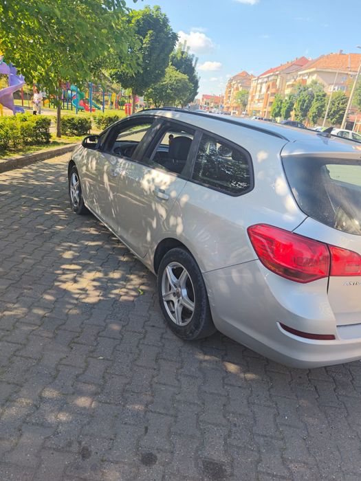 Vând Opel Astra j 2011 euro 5