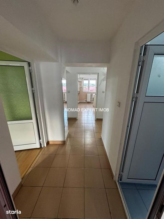 Apartament 3 camere 73,5 mp utili si balcon 7 mp zona Spital