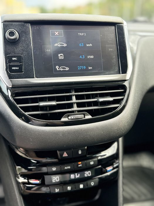 Peugeot 208 // 2015 // 1.4HDI