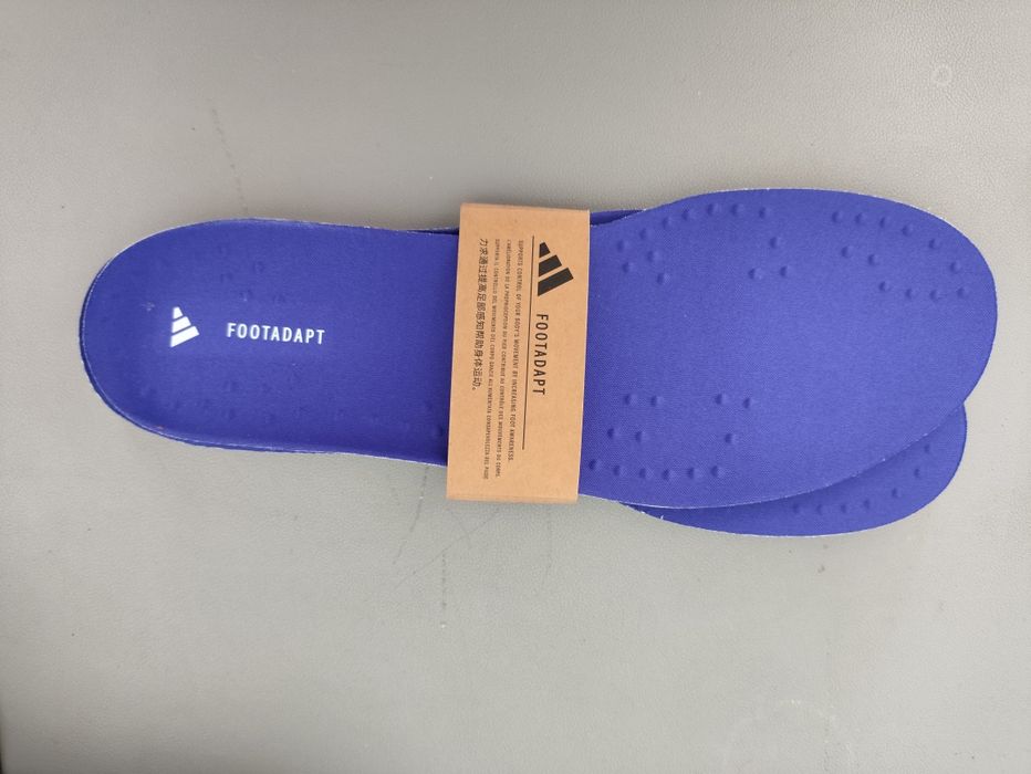 Кроссовки Adidas новые