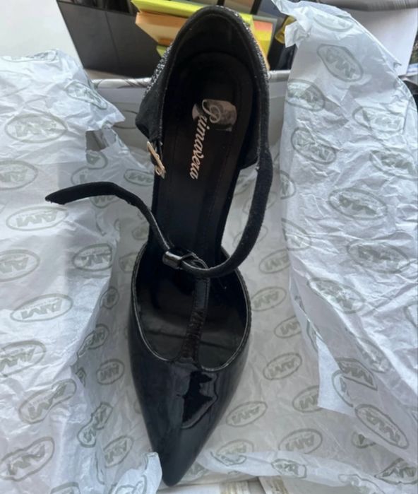 Pantofi cu toc eleganți