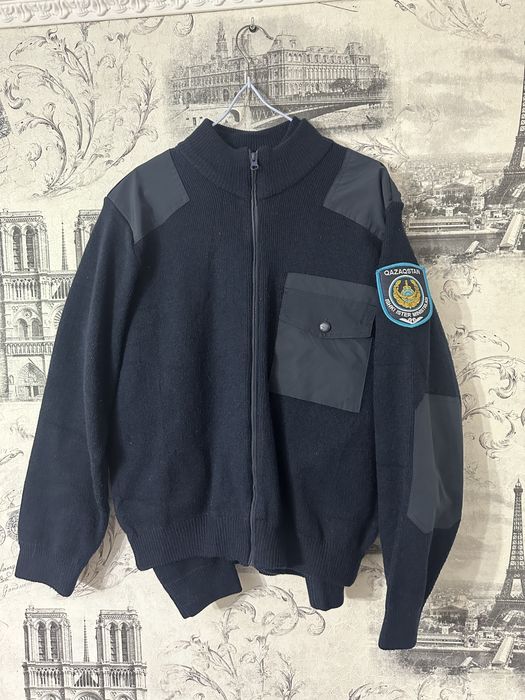 Полицейская форма.