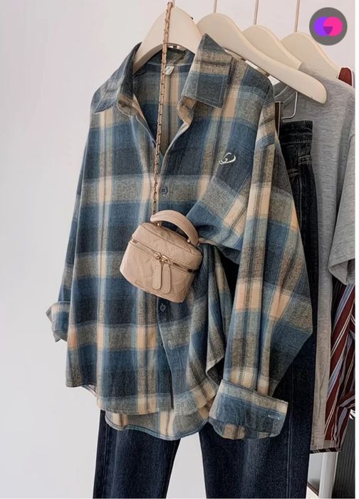 Рубашка абсолютно новая, за 3 тысячи тенге