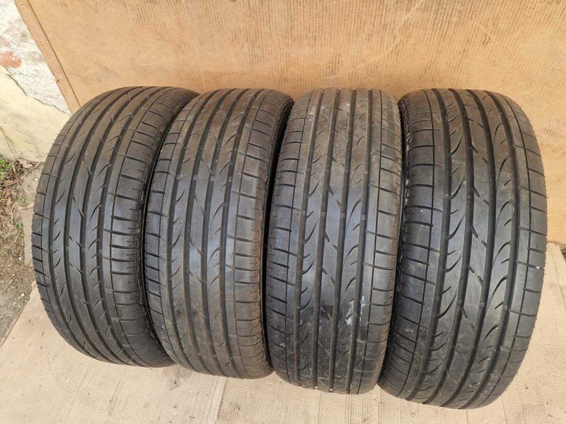 4 Bridgestone R18 235/60
летни гуми
DOT3920