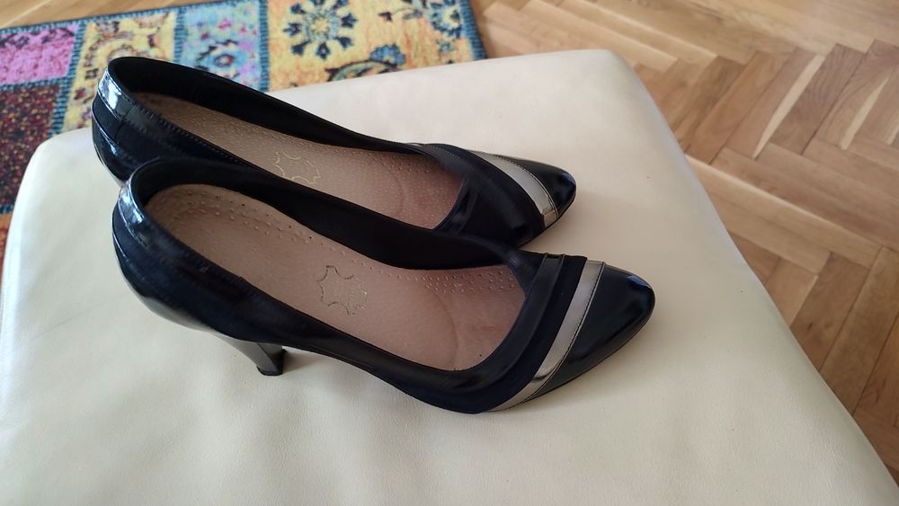 Дамски официални обувки, номер 38.