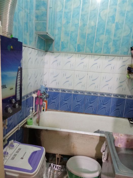 Продается 1 ком 2этаж Навои