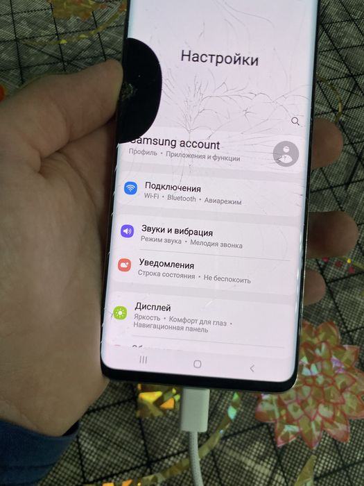 Продам телефон самсунг с 10