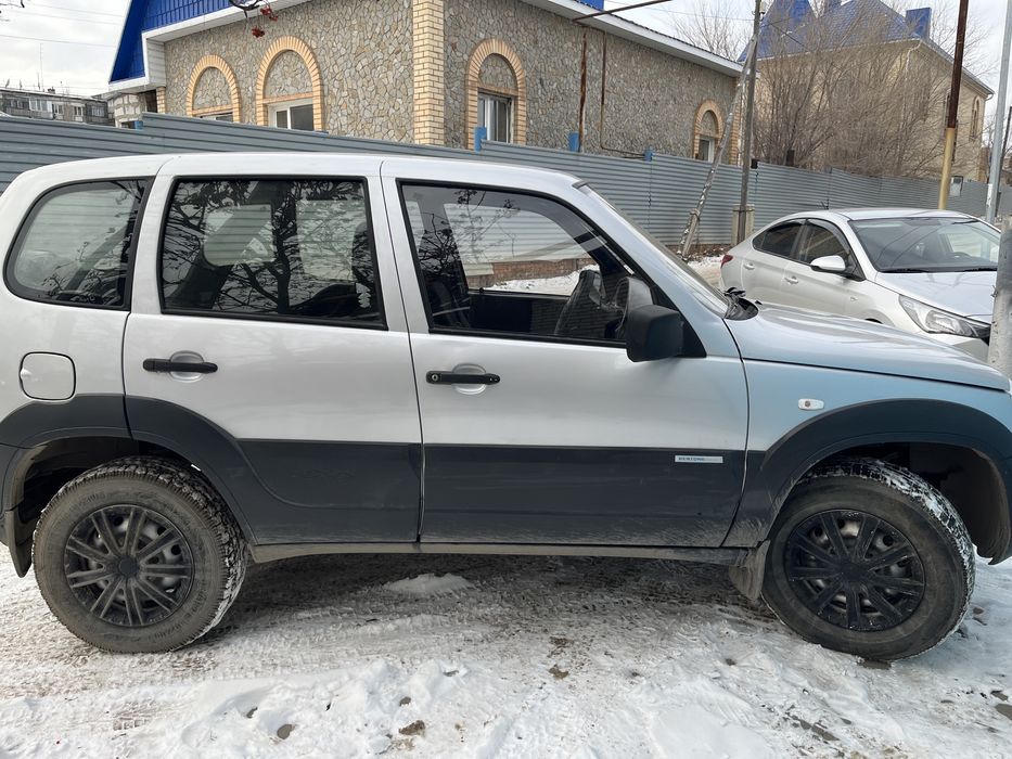 Шевролет Нива 2011 года