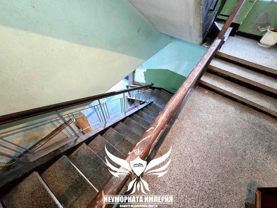 Под наем помещение, офис, склад 200кв.м. в гр.Асеновград