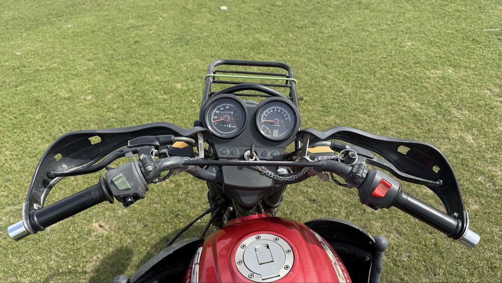 Мотоцикл Suzuki GSX 200