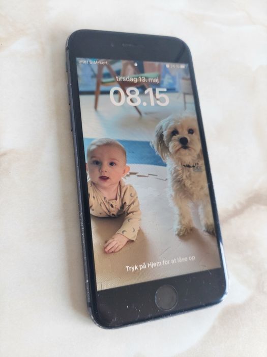 Vând Apple iPhone 8 NEspart, pentru recarosare //poze reale