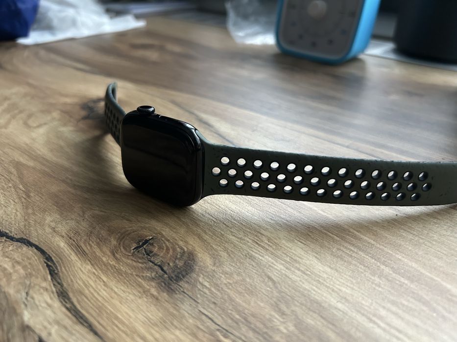 Apple Watch Series 10 (42mm, GPS) – Ca NOU + BONUS Curea Nike (Baterie 100%)