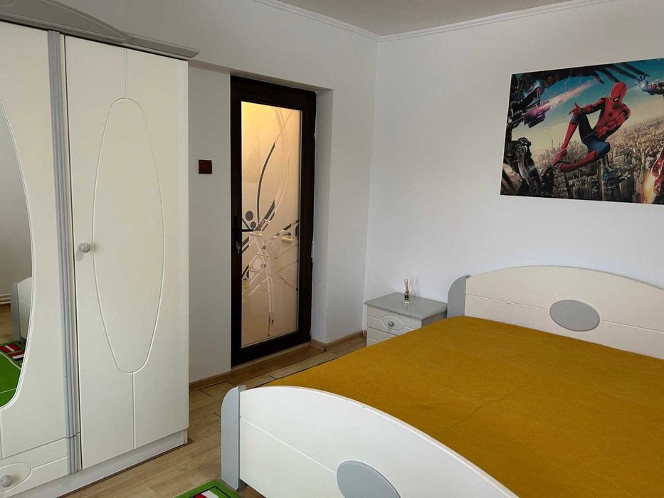 Vand apartament 2 camere ultracentral,etaj3/4 zona  Piata Moldovei