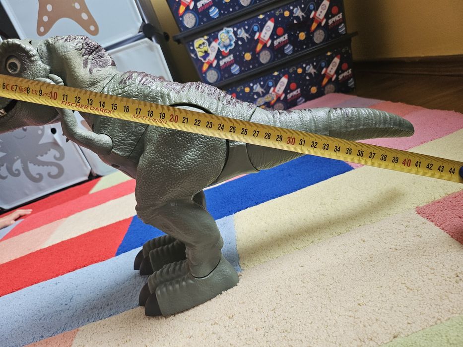 Интерактивен динозавър