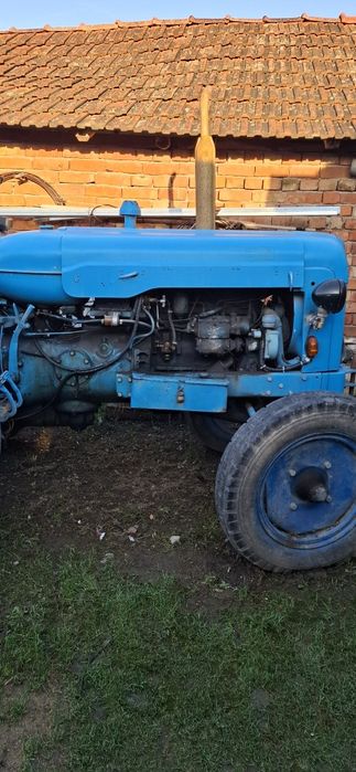 Vând tractor Fordson Major